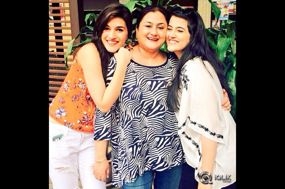 Celebrities-With-Mothers-Exclusive-Photos